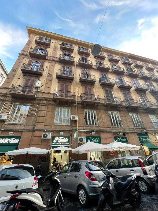 La Casa Sulla Nuvola Duomo Centro Storico Di Napoli Apartment Luaran gambar