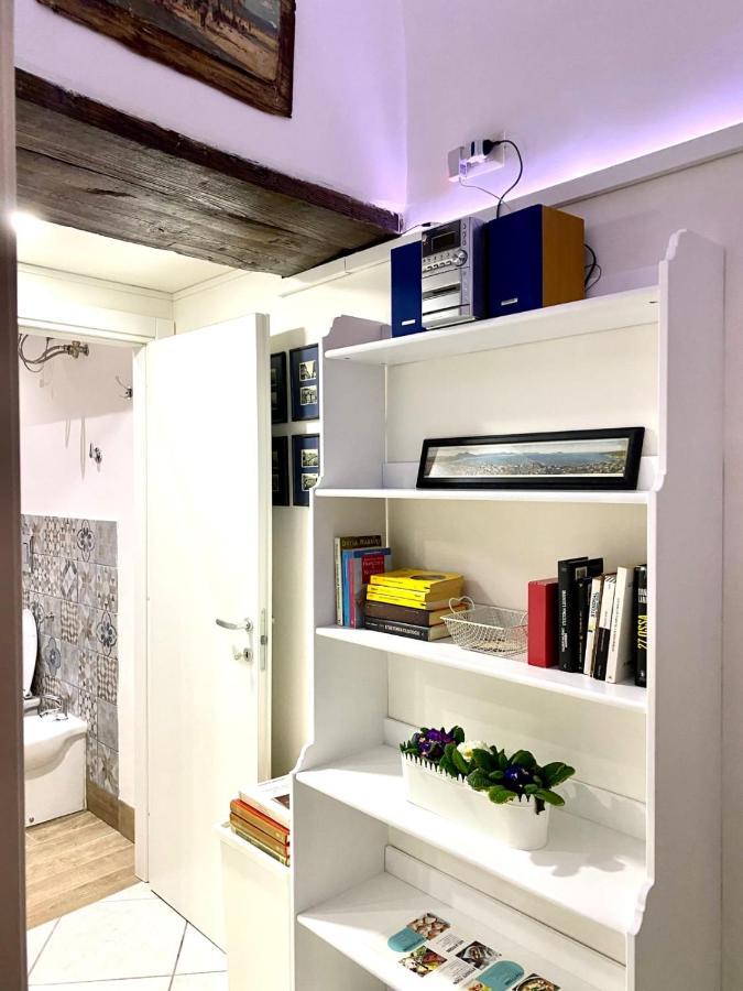 La Casa Sulla Nuvola Duomo Centro Storico Di Napoli Apartment Luaran gambar